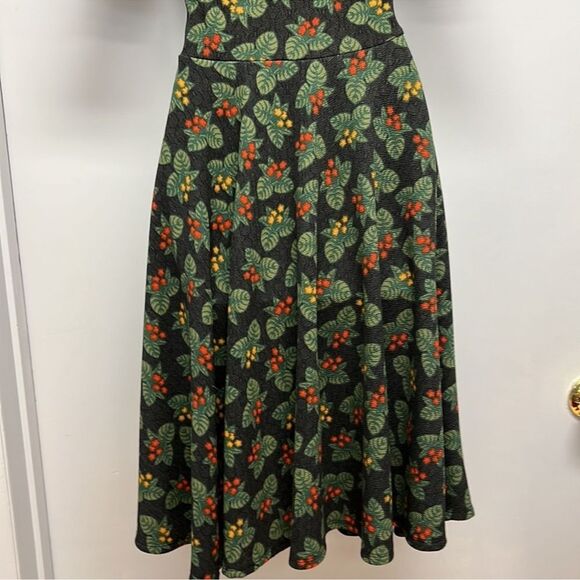 LuLaRoe Nicole L Winter Green Floral Quarter Puff Sleeve Fit Flare A-Line Dress - Picture 4 of 7
